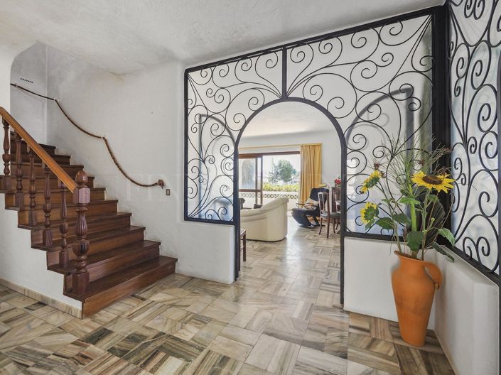 Image No.8-4 Bed Property for sale