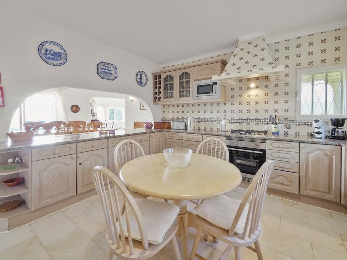Image No.13-4 Bed Property for sale