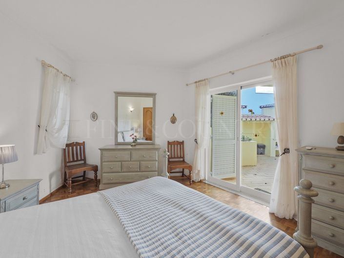 Image No.24-4 Bed Property for sale