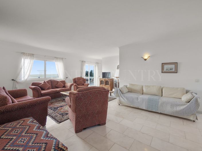 Image No.25-4 Bed Property for sale