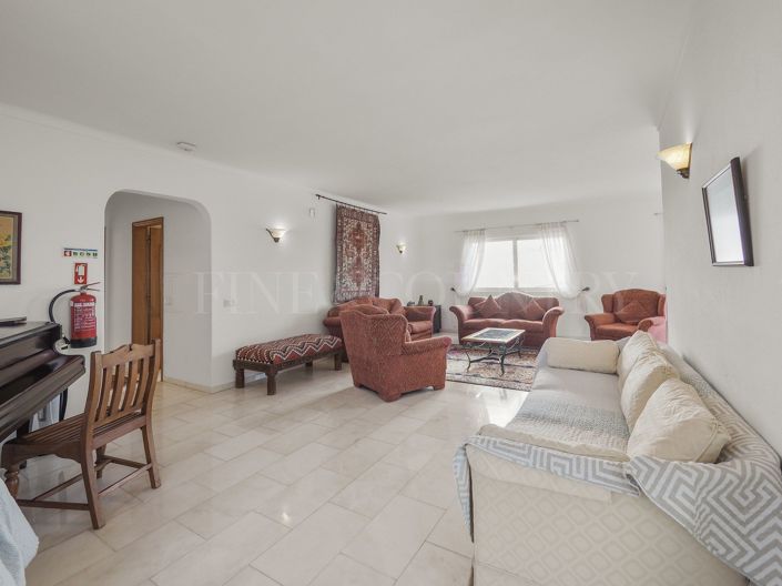 Image No.26-4 Bed Property for sale
