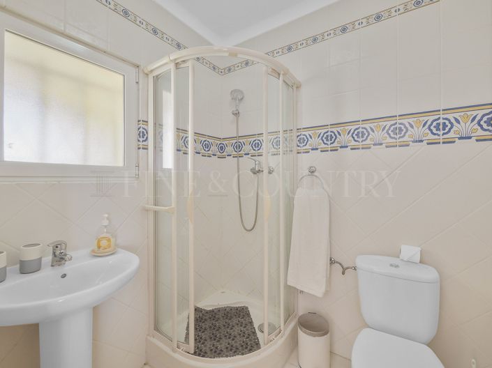 Image No.30-4 Bed Property for sale