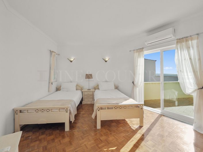 Image No.32-4 Bed Property for sale