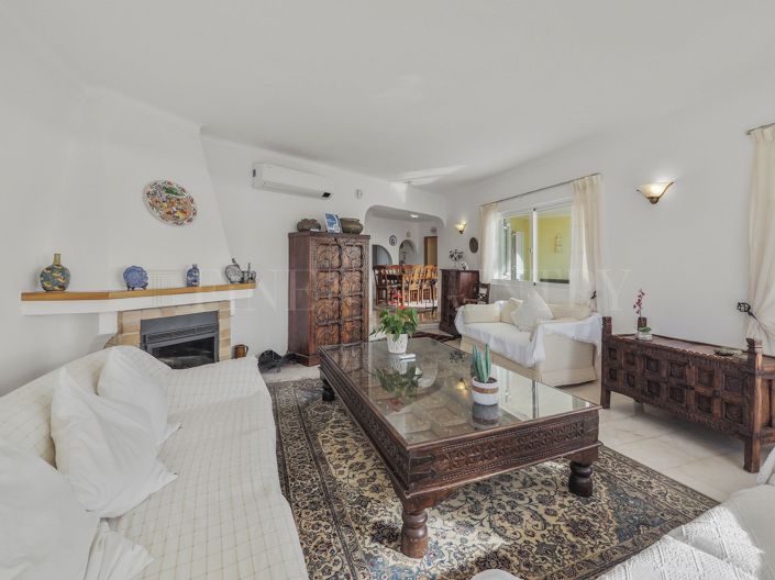 Image No.8-4 Bed Property for sale