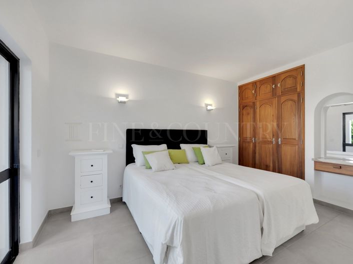 Image No.18-2 Bed Apartment for sale