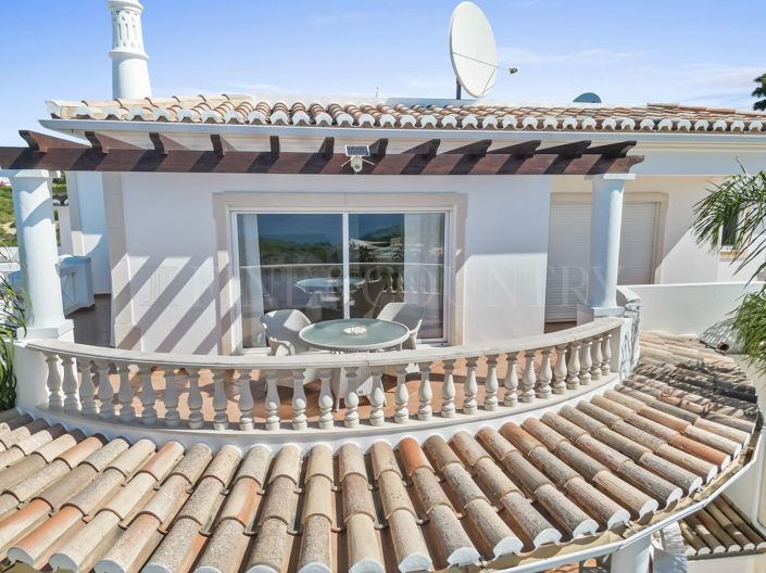 Image No.11-7 Bed Property for sale