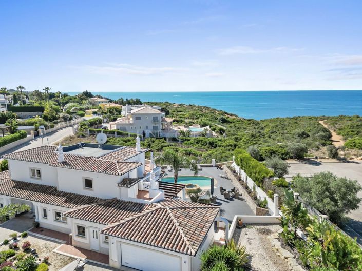 Image No.2-7 Bed Property for sale