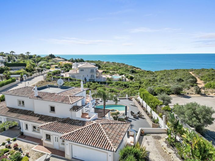 Image No.3-7 Bed Property for sale