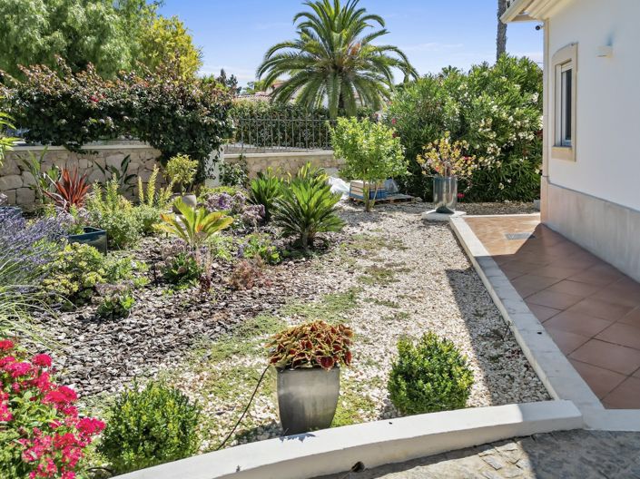 Image No.30-7 Bed Property for sale