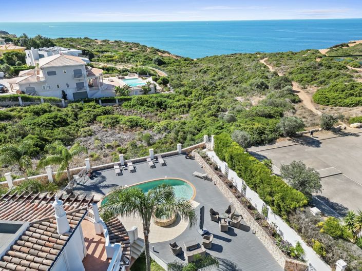 Image No.4-7 Bed Property for sale