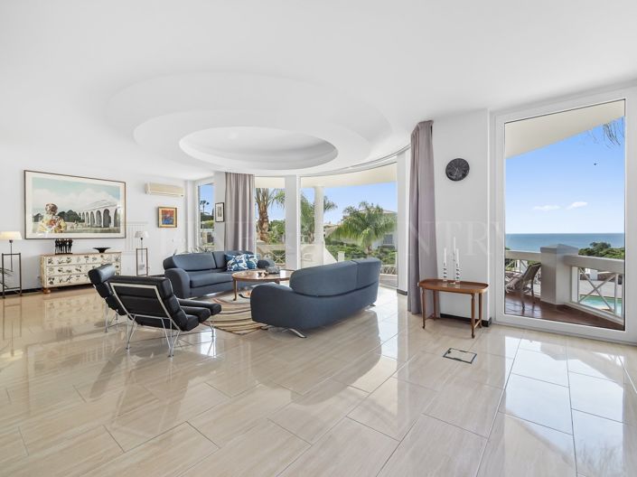 Image No.33-7 Bed Property for sale