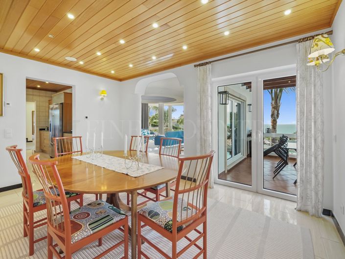 Image No.38-7 Bed Property for sale