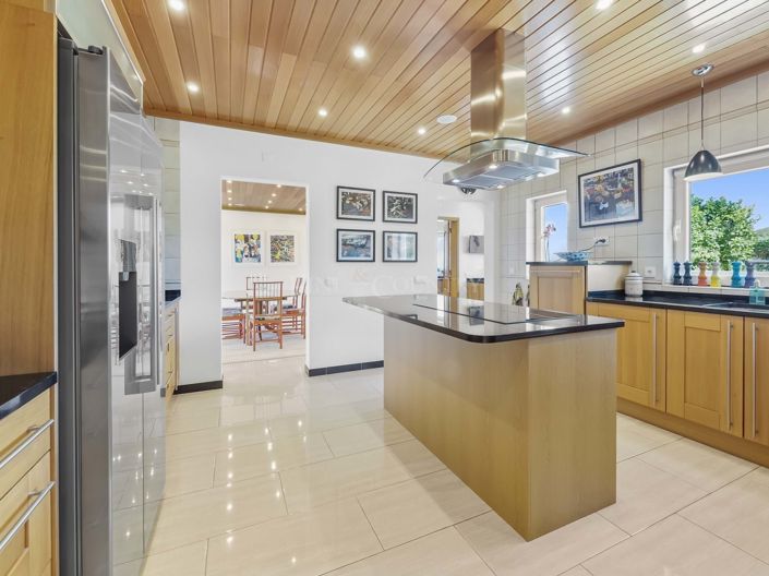 Image No.40-7 Bed Property for sale