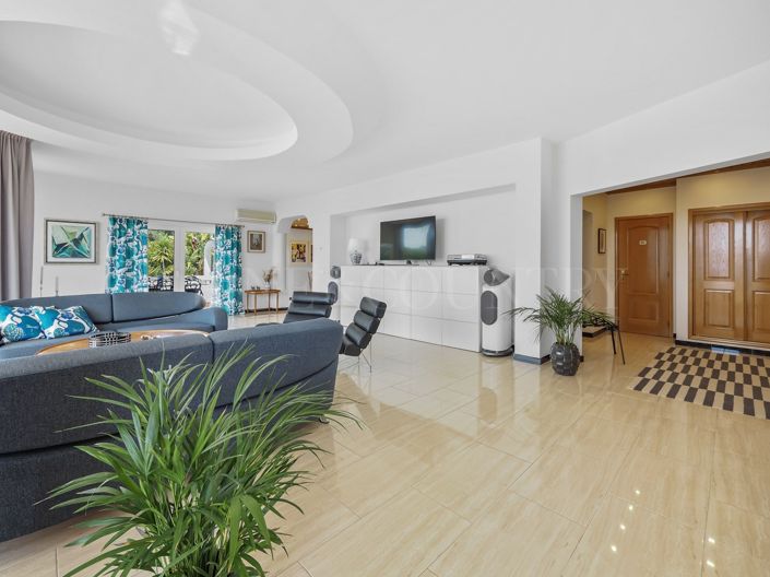 Image No.47-7 Bed Property for sale