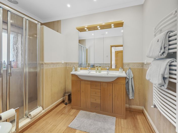 Image No.47-7 Bed Property for sale