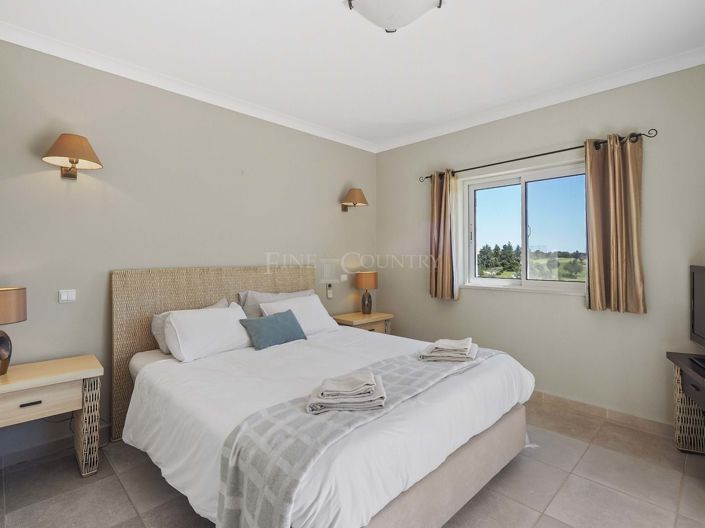 Image No.17-3 Bed Property for sale