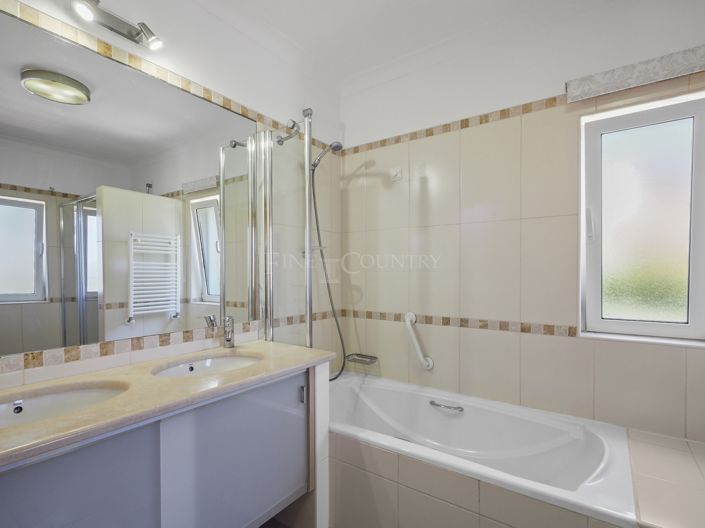 Image No.20-3 Bed Property for sale