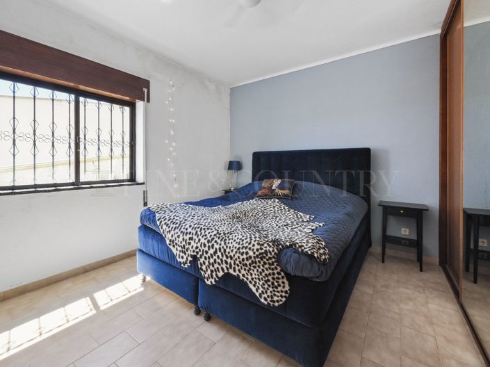 Image No.22-5 Bed Property for sale