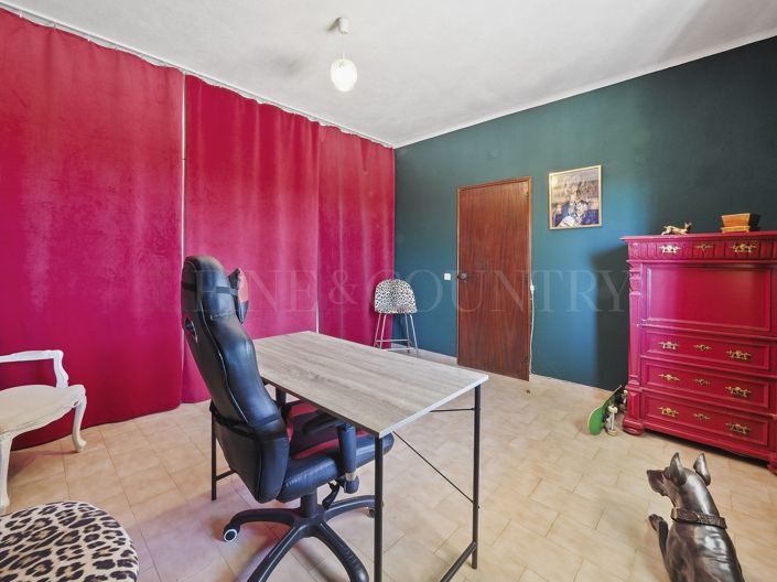 Image No.25-5 Bed Property for sale