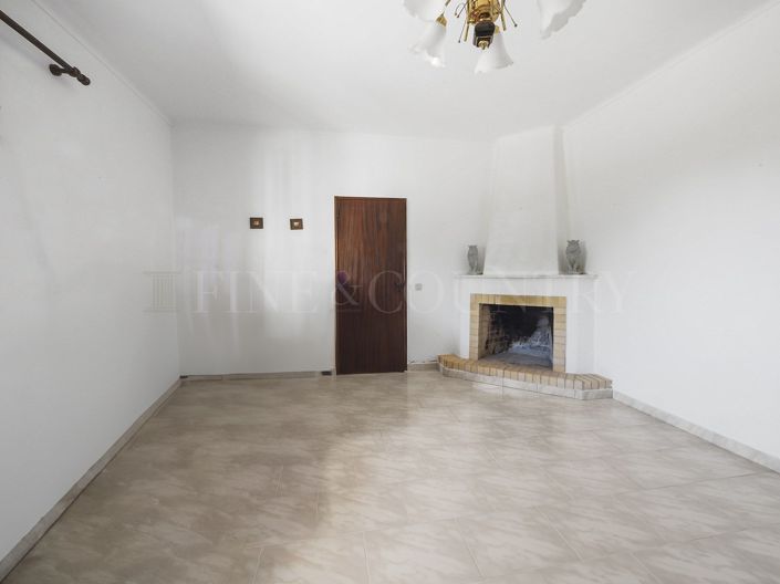 Image No.26-5 Bed Property for sale
