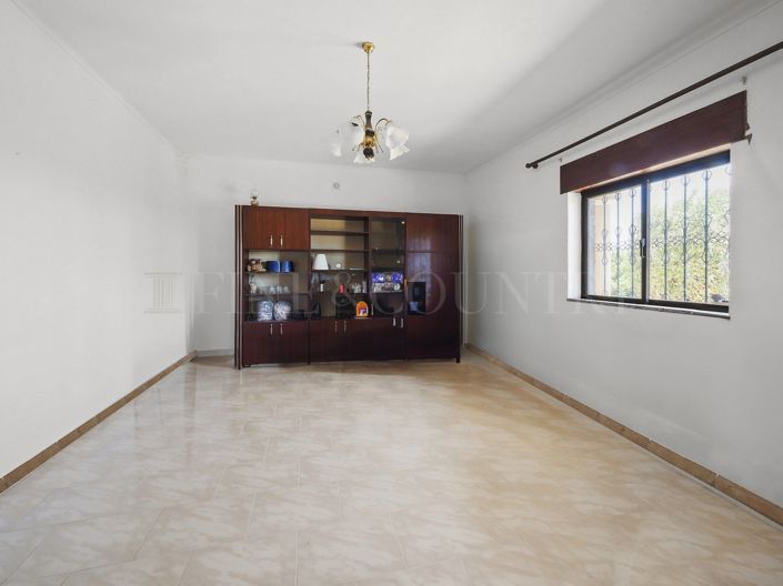 Image No.27-5 Bed Property for sale