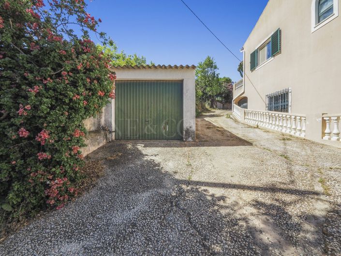 Image No.37-5 Bed Property for sale