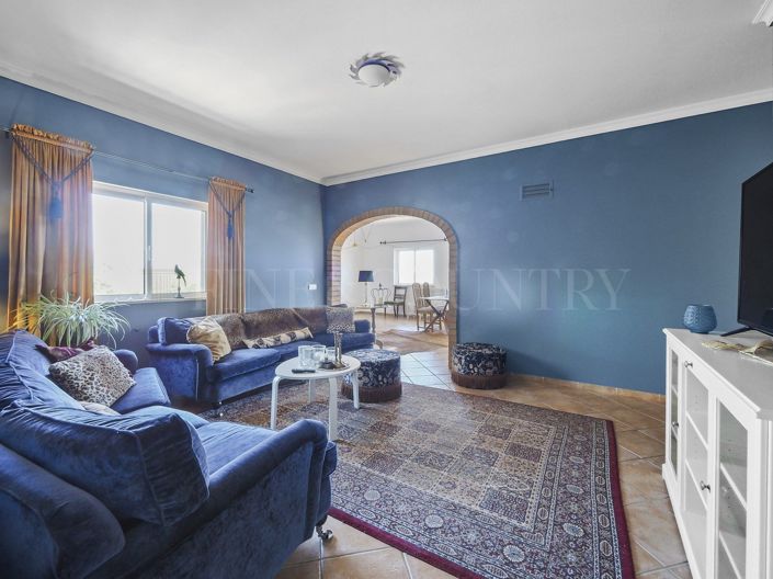 Image No.6-5 Bed Property for sale