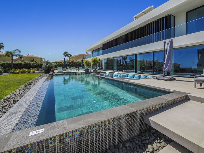 Image No.3-5 Bed Property for sale