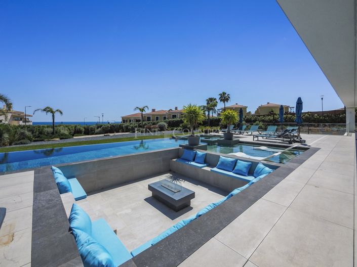 Image No.48-5 Bed Property for sale