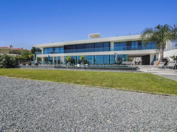 Image No.50-5 Bed Property for sale