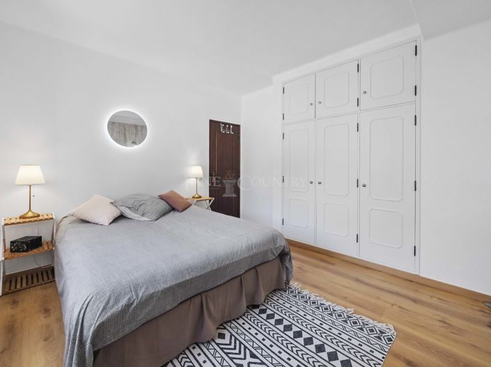 Image No.26-3 Bed Property for sale