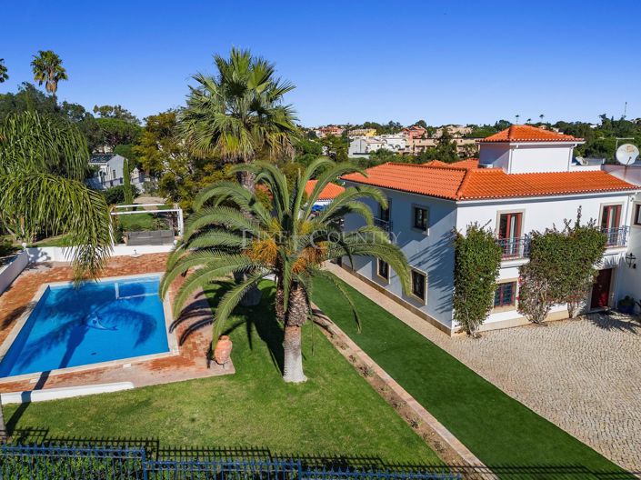 Image No.1-6 Bed Property for sale