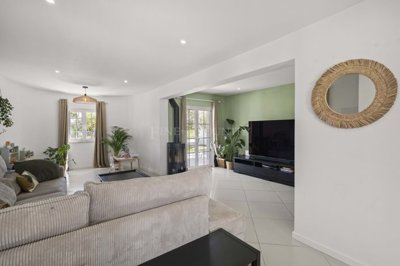 2104-342971-b952a8cbdbc2fd66601ce91bb265b9cce