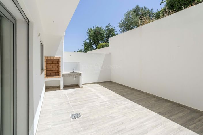 Image No.11-3 Bed Townhouse for sale