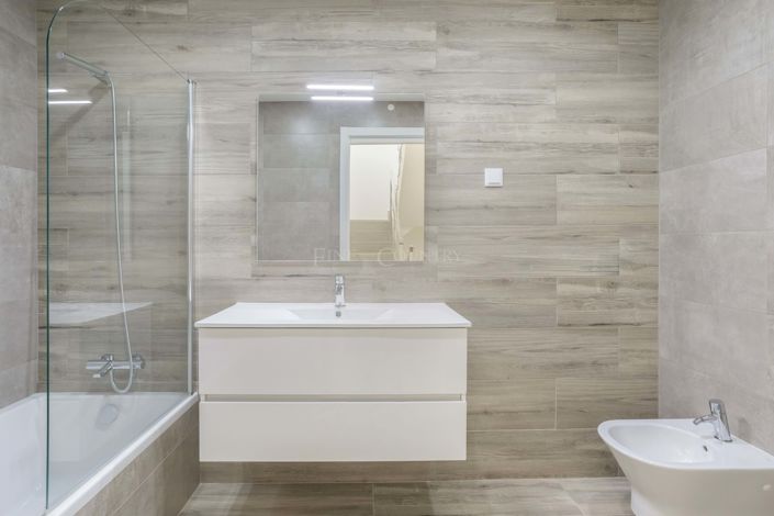 Image No.24-3 Bed Townhouse for sale