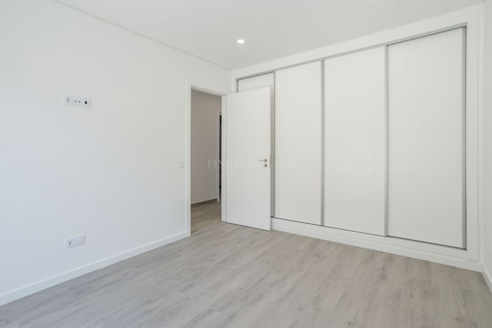 Image No.29-3 Bed Townhouse for sale