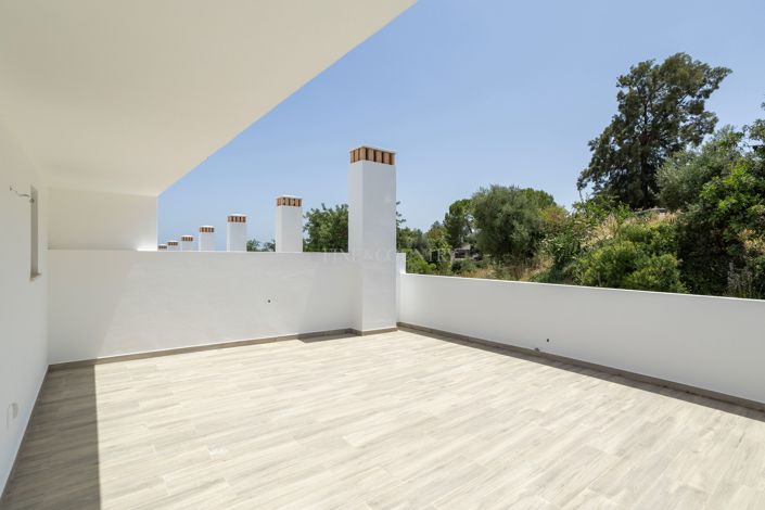 Image No.30-3 Bed Townhouse for sale