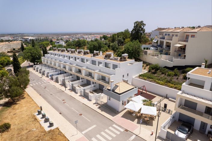 Image No.34-3 Bed Townhouse for sale