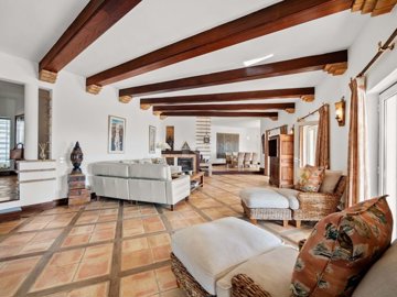 2104-363328-b952a8cbdbc2fd66601ce91bb265b9cce