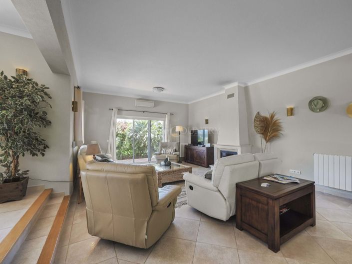 Image No.5-3 Bed Property for sale