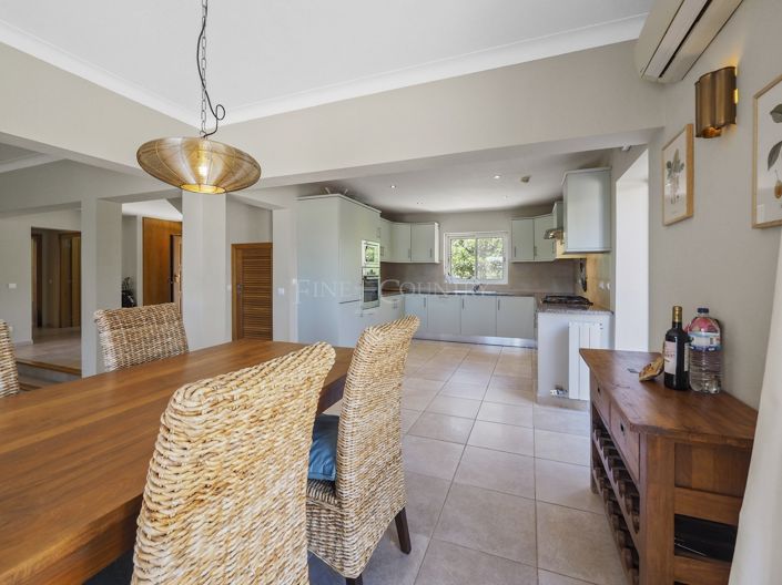 Image No.8-3 Bed Property for sale