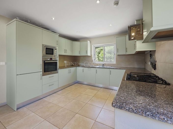 Image No.9-3 Bed Property for sale