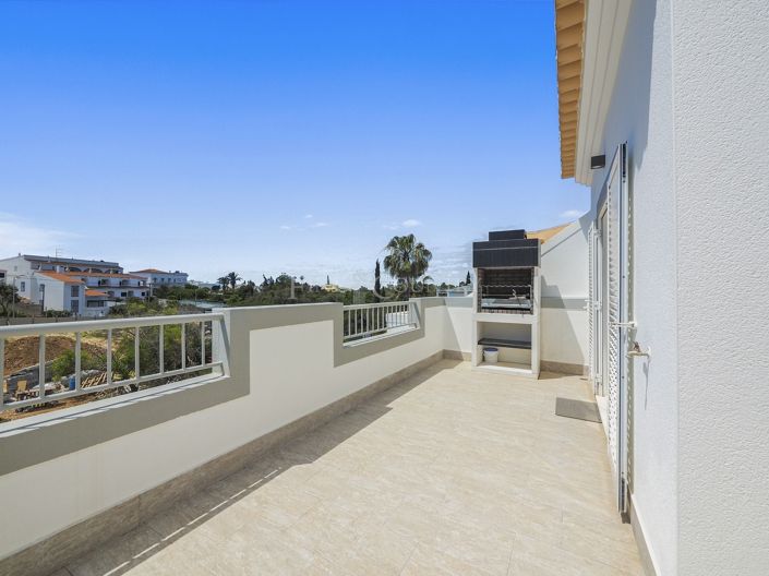 Image No.10-2 Bed Townhouse for sale