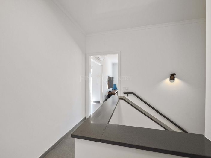 Image No.16-2 Bed Townhouse for sale