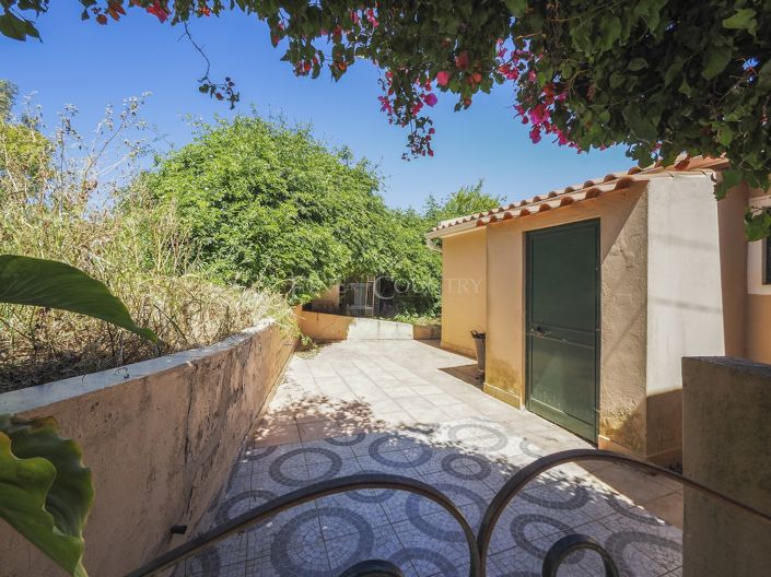 Image No.33-5 Bed Property for sale