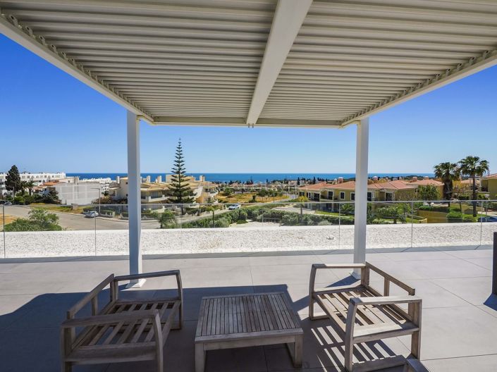 Image No.40-5 Bed Property for sale