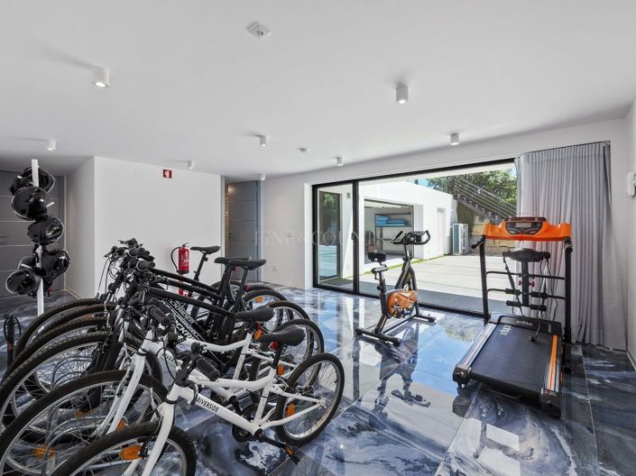 Image No.52-5 Bed Property for sale