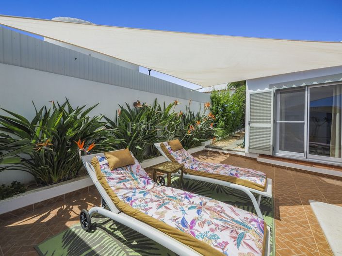 Image No.32-3 Bed Property for sale