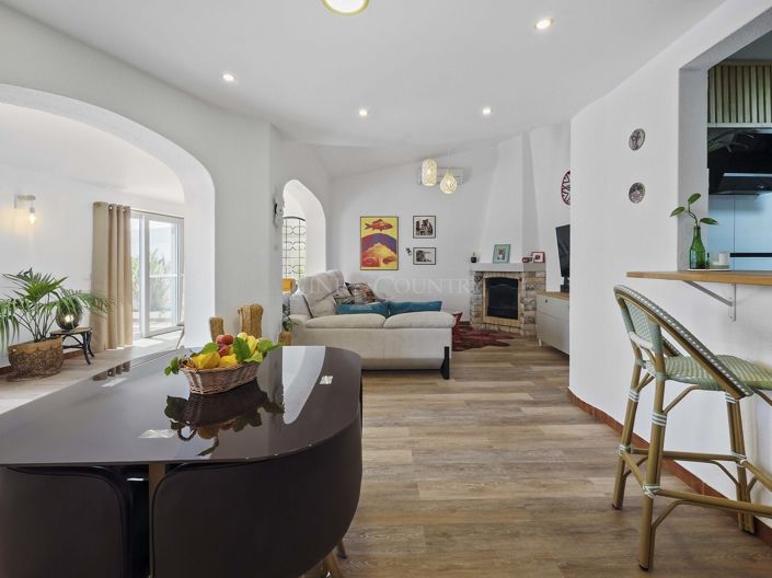 Image No.5-3 Bed Property for sale