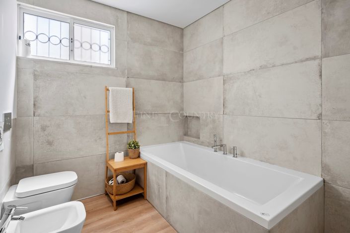 Image No.21-2 Bed Apartment for sale